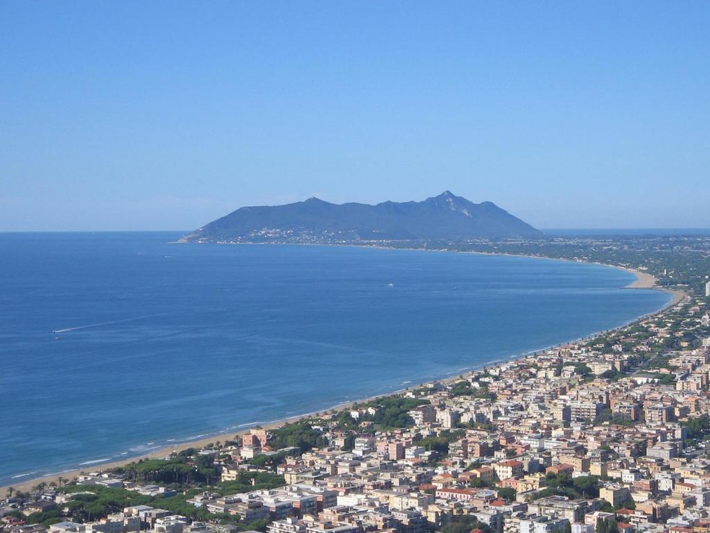 Royal Rooms Terracina Exterior photo