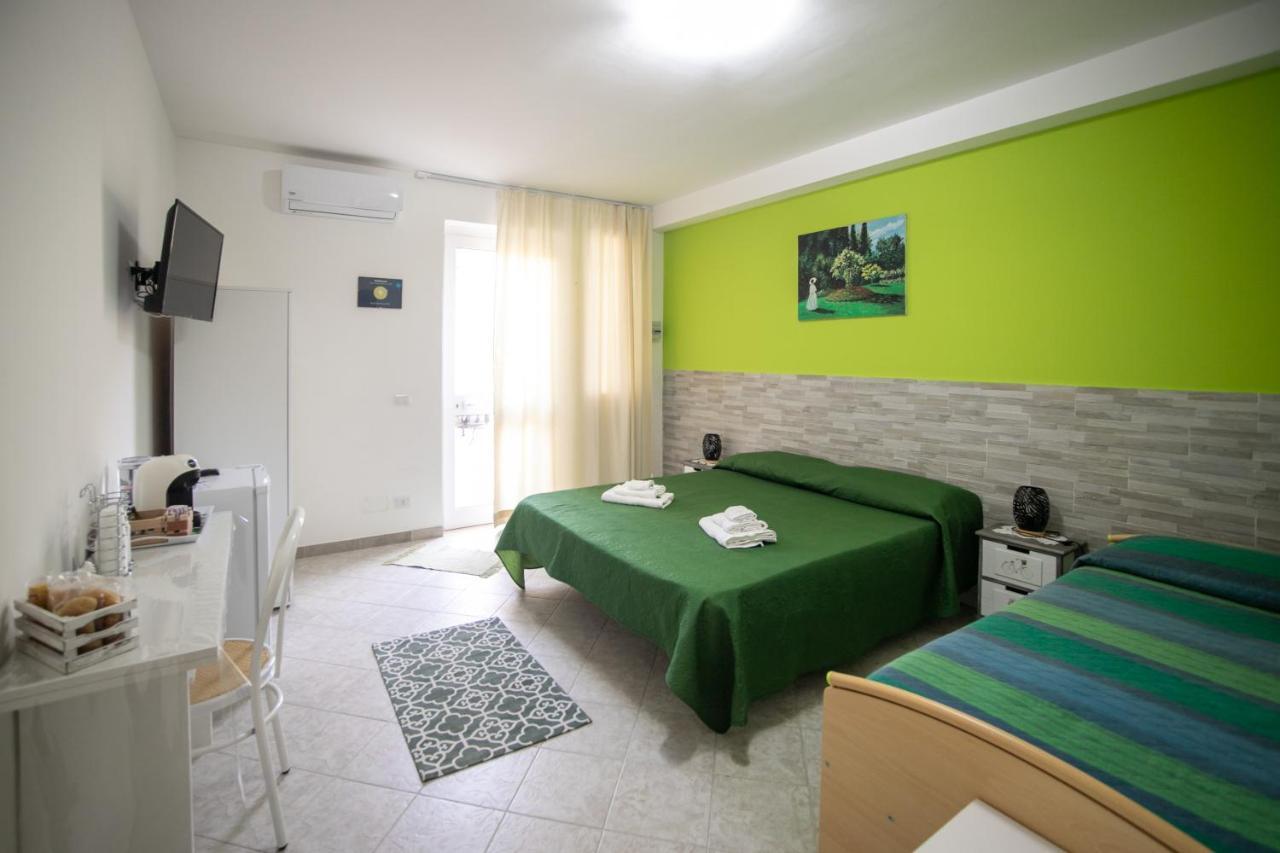 Royal Rooms Terracina Exterior photo